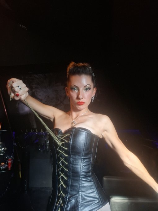 Mistress Emma Photos